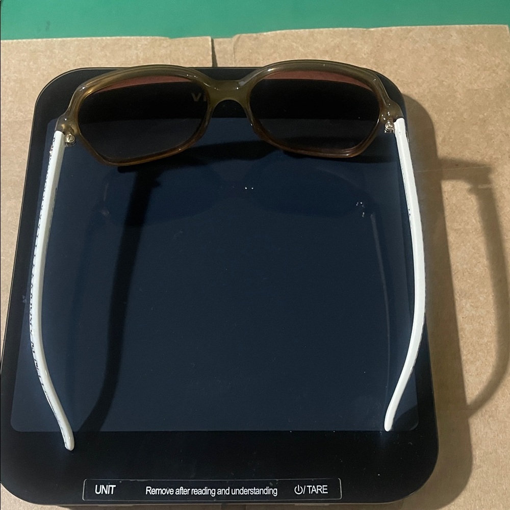 Gucci, BM2, Olive Green Made In Italy Sunglasses GG 3632/S. Like New Condition - Picture 5 of 14